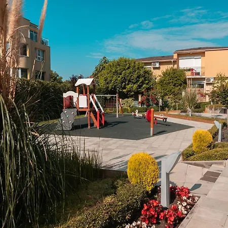 Nobile - Coral Complex With Parking & Pool Варна